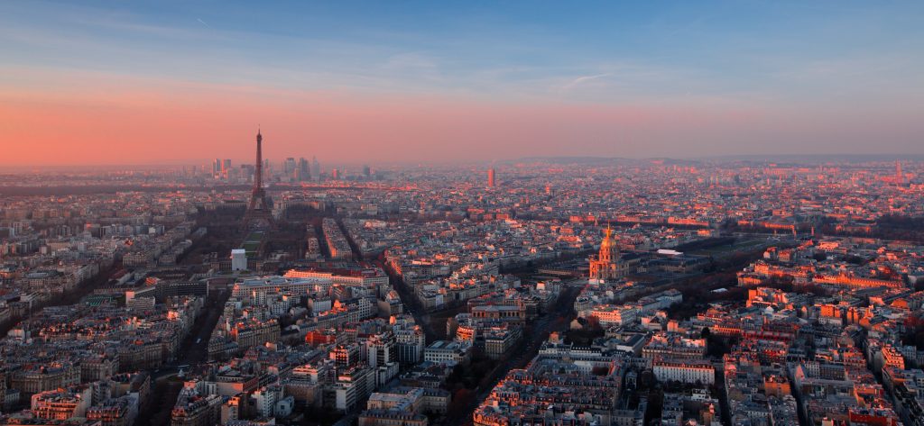 Vue panoramique de Paris pour illustrer un article sur les cafés pour travailler à Paris.