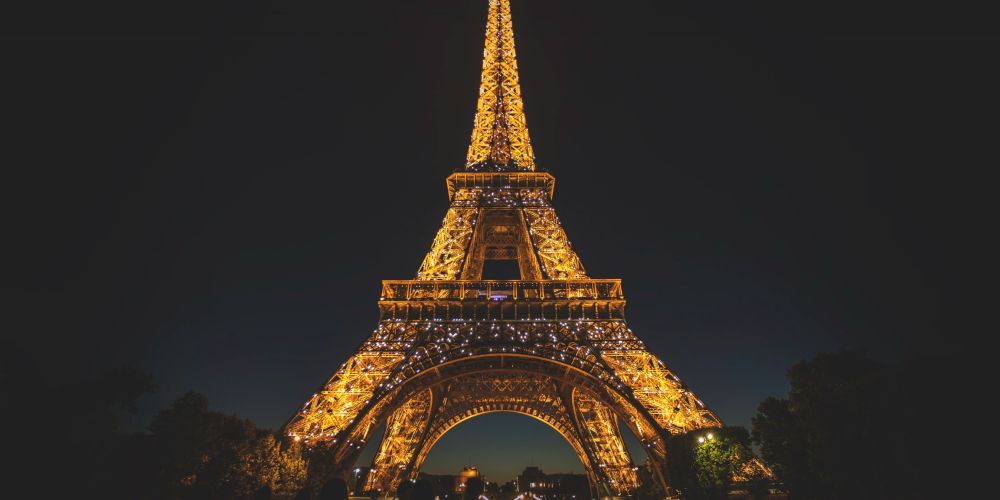 Tour Eiffel à Paris pour illustrer un article sur les cafés pour travailler à Paris.