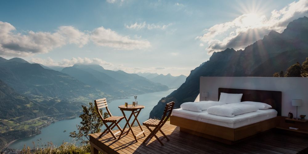 Découvre comment trouver le logement idéal pour digital nomad qui allie confort, connexion et style de vie nomade.
