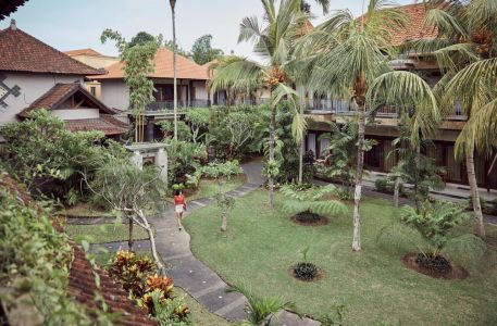 L'Outpost Ubud Coliving Suites est situé au cœur des rizières luxuriantes et de la jungle exotique d'Ubud, à Bali.