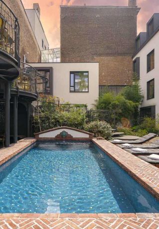 Piscine secrète du Jardin Secret, hôtel insolite à Bruxelles.