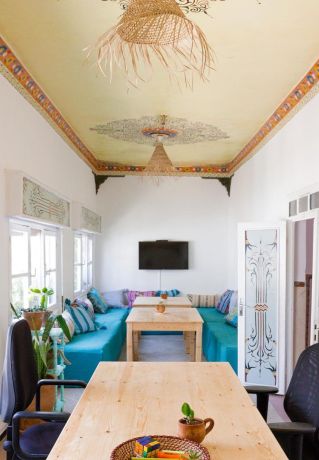 Découvre les charmes de Kasbari House, un coliving à Tamraght, au Maroc.