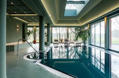 Le spa du St. Oberholz Retreat, proposant une retraite en nature au coeur du paysage enchanteur de la région des lacs de Müritz, à 1h30 de Berlin.
